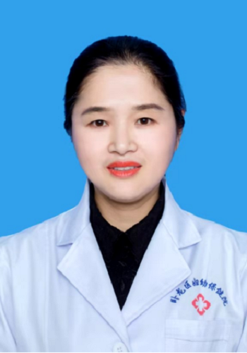 新生儿科副主任黄廷娅